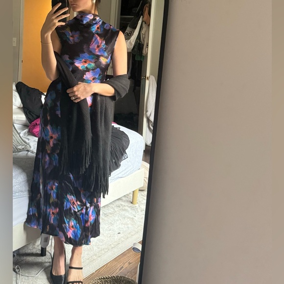 Topshop Drape Neck Maxi Dress in Large Purple Floral - Picture 6 of 7